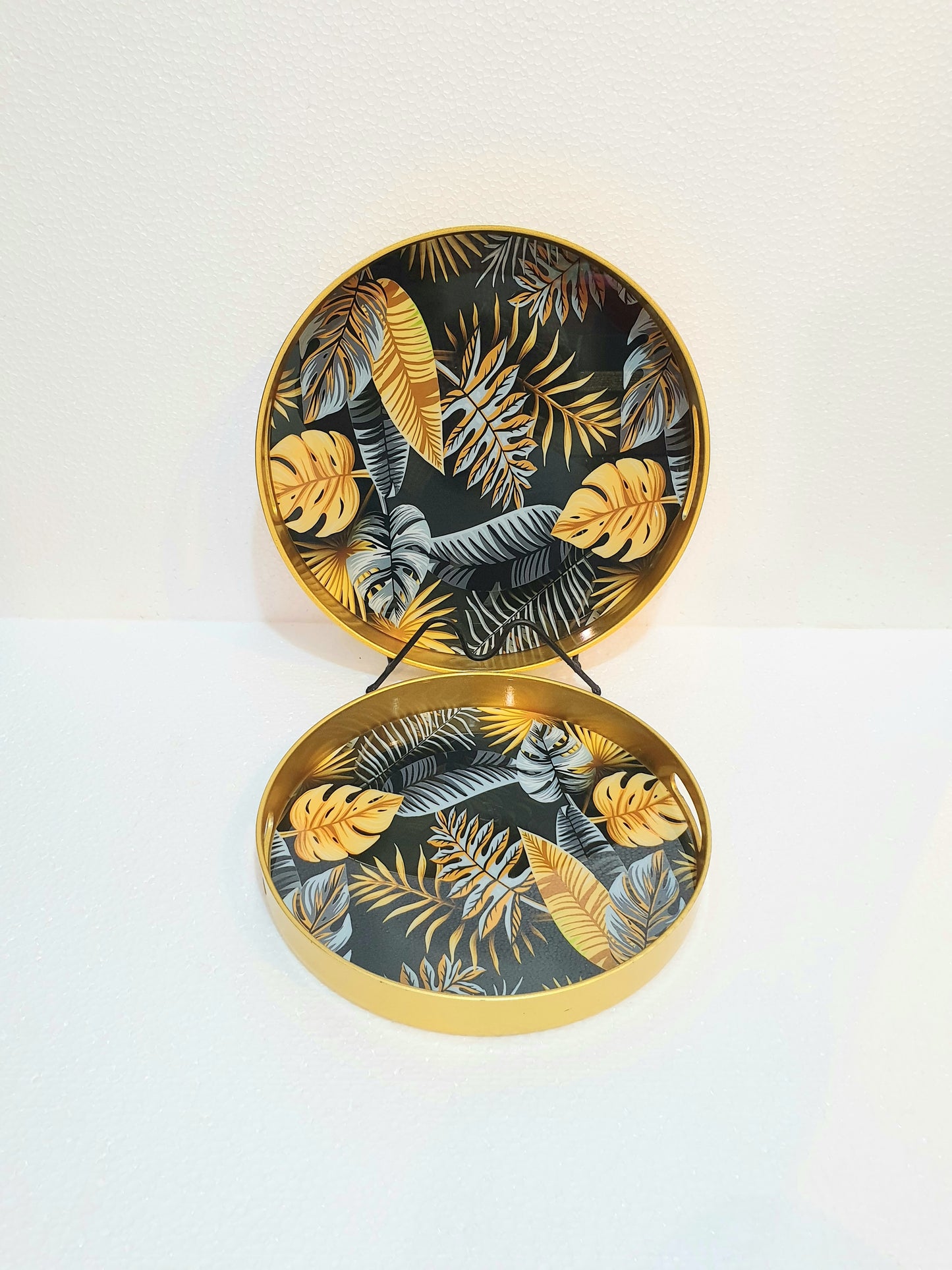 Serving tray