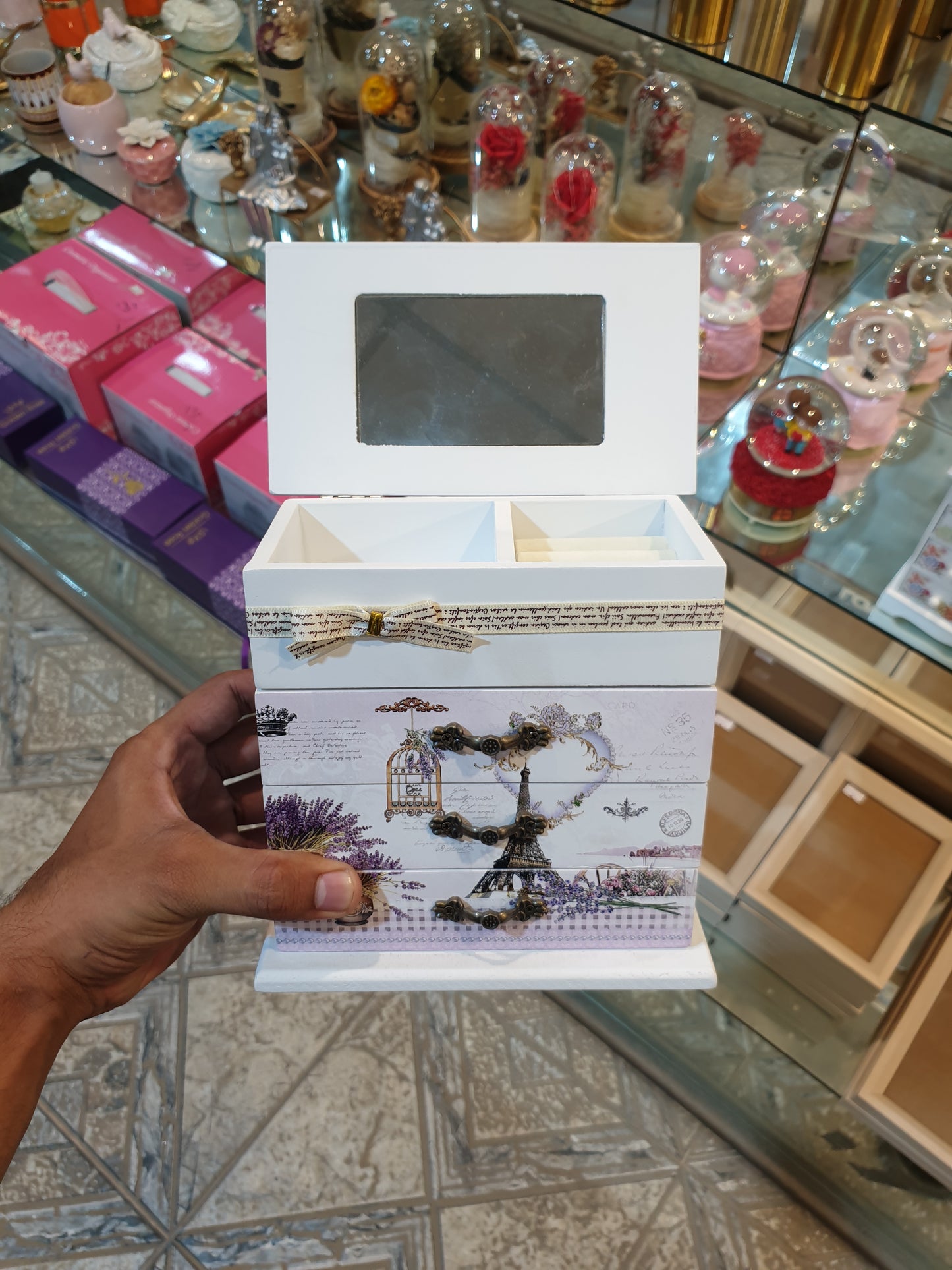 Jewellery box