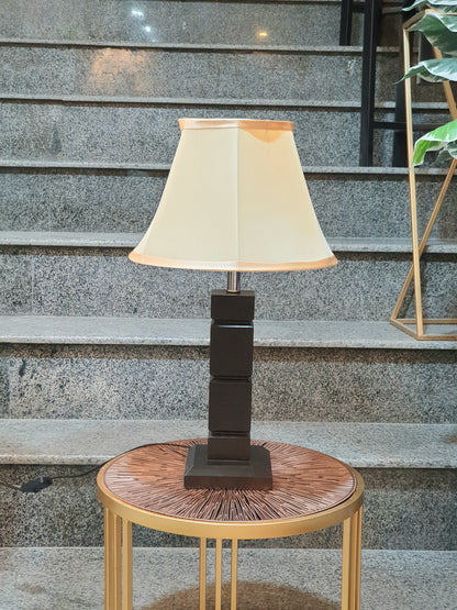 Wooden sidetable lamp